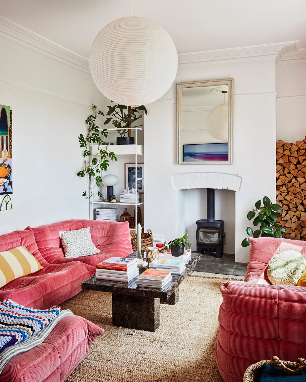 How to Decorate a Small Living Room