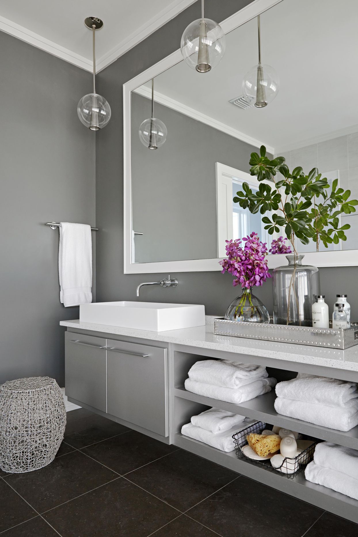 Minimalist Bathroom Decor Ideas: Transform Your Space Effortlessly