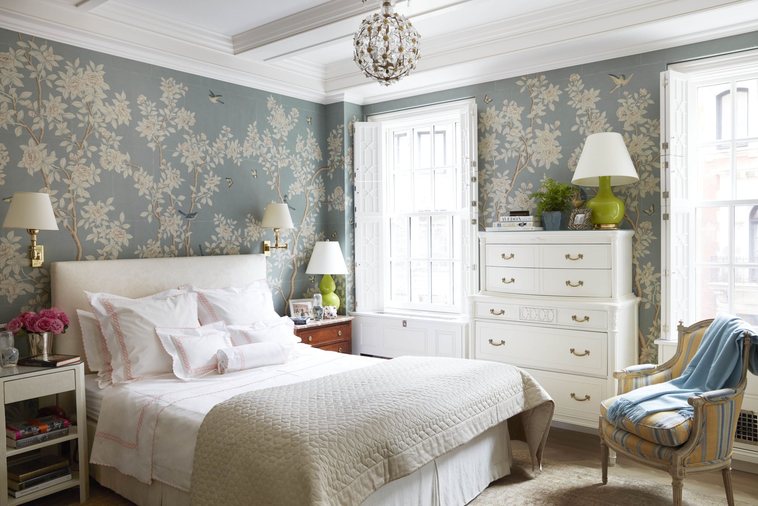 Wallpaper Decor Ideas for Bedroom: Transform Your Space Instantly